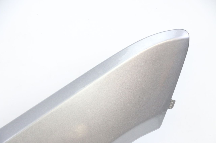 photo de RIGHT FOOTPEG JUNCTION HONDA FORZA ABS 300 (2013 - 2017) - Technical close-up