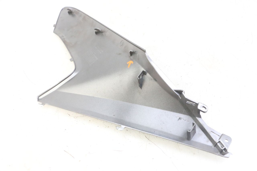 photo de RIGHT FOOTPEG JUNCTION HONDA FORZA ABS 300 (2013 - 2017) - Markings and original references