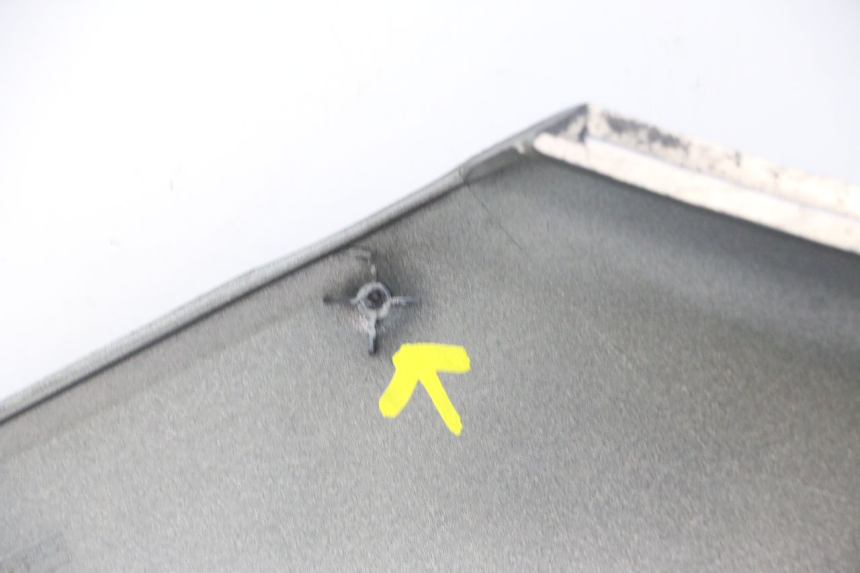photo de RIGHT MIDDLE FLOOR PANEL GILERA GP 800 (2007 - 2013) - Additional view of the item