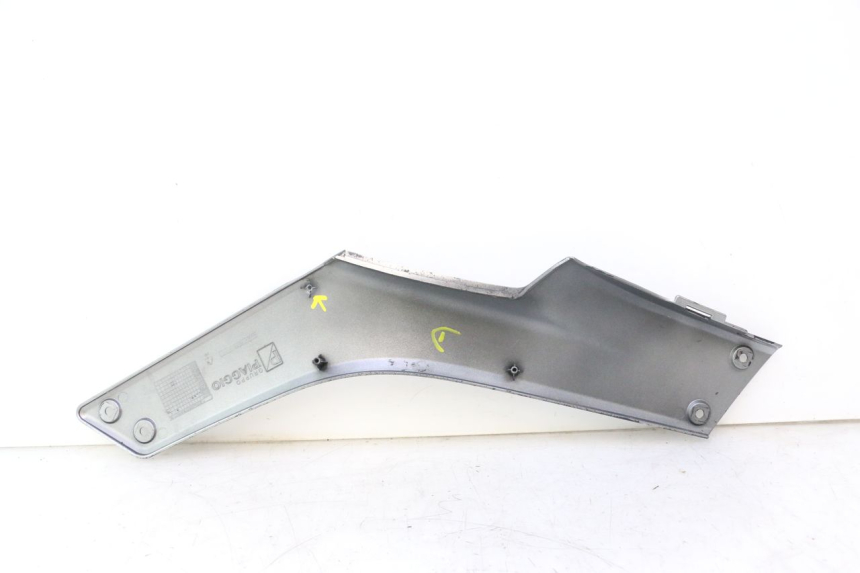 photo de RIGHT MIDDLE FLOOR PANEL GILERA GP 800 (2007 - 2013) - Checked used part