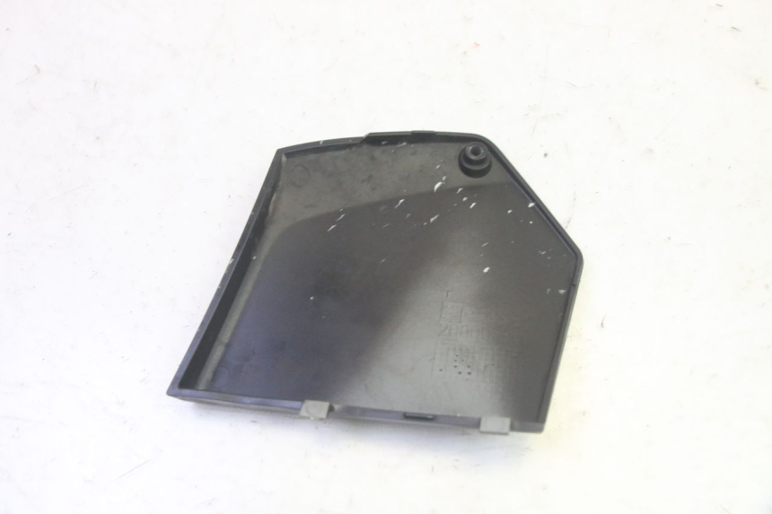 photo de RIGHT MIDDLE FLOOR PANEL PIAGGIO MP3 HPE 350 (2018 - 2020) - Alternative perspective