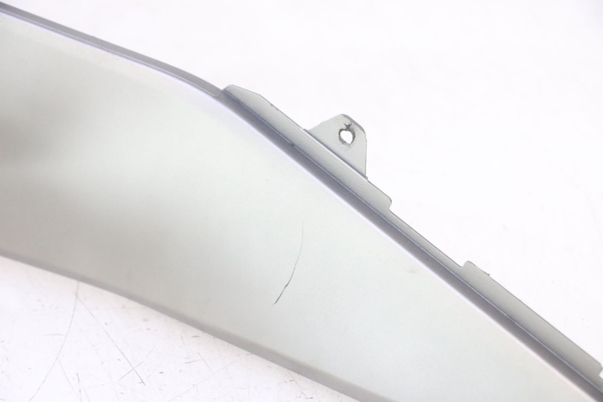 photo de RIGHT MIDDLE FLOOR PANEL PIAGGIO MP3 HPE 530 (2022 - 2026) - Zoom on usage condition