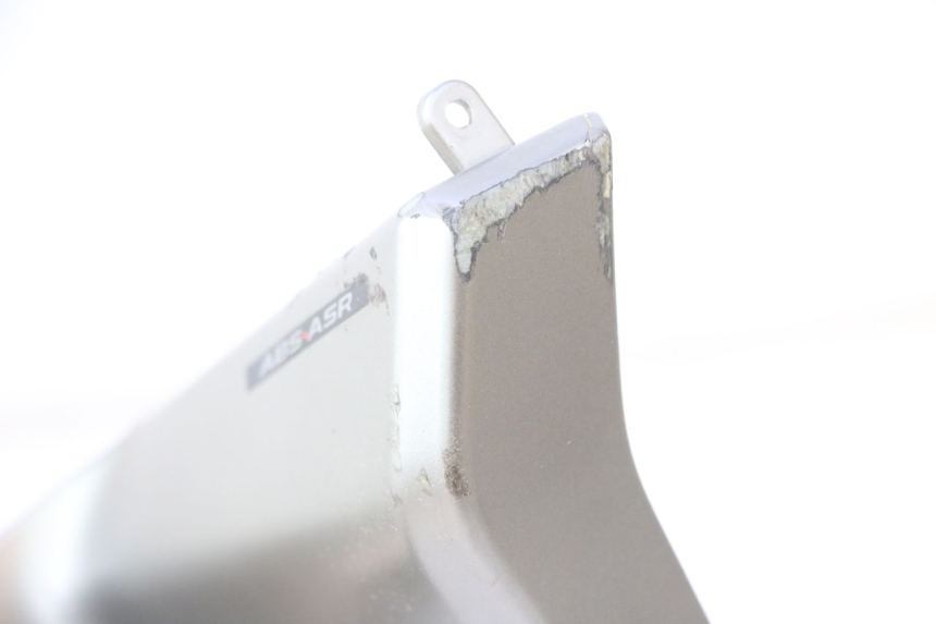 photo de RIGHT MIDDLE FLOOR PANEL PIAGGIO MP3 HPE 530 (2022 - 2026) - Markings and original references