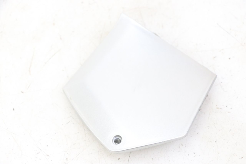 photo de RIGHT MIDDLE FLOOR PANEL PIAGGIO MP3 LT 300 (2010 - 2016) - Zoom on usage condition