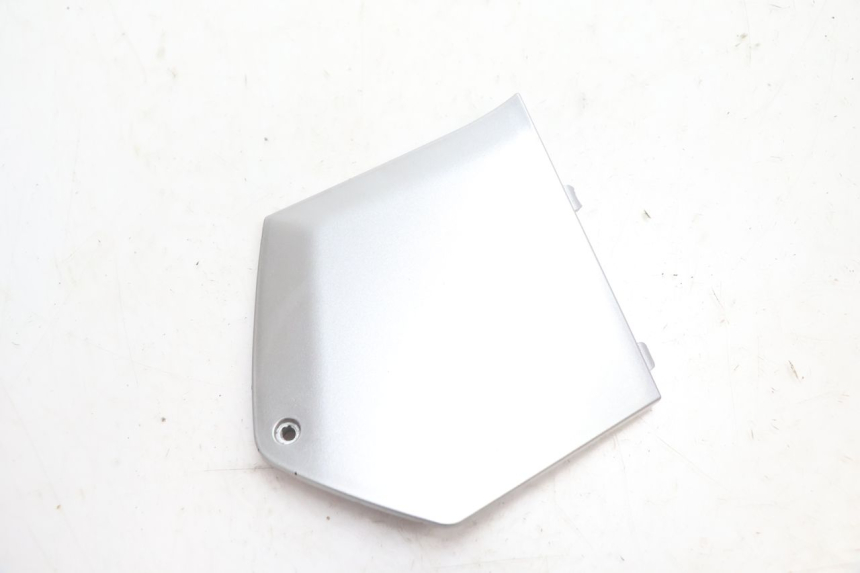 photo de RIGHT MIDDLE FLOOR PANEL PIAGGIO MP3 LT 300 (2010 - 2016) - Zoom on usage condition