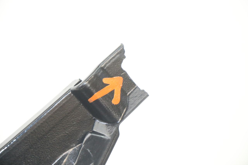 photo de RIGHT MIDDLE FLOOR PANEL PIAGGIO MP3 500 (2014 - 2017) - Surface and material condition