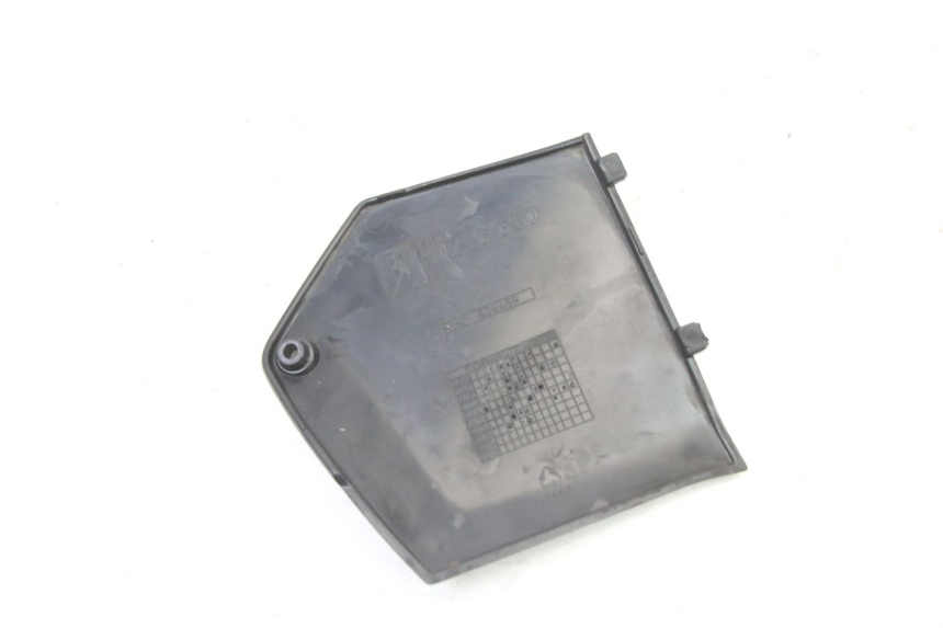 photo de RIGHT MIDDLE FLOOR PANEL PIAGGIO MP3 500 (2011 - 2015) - Zoom on usage condition