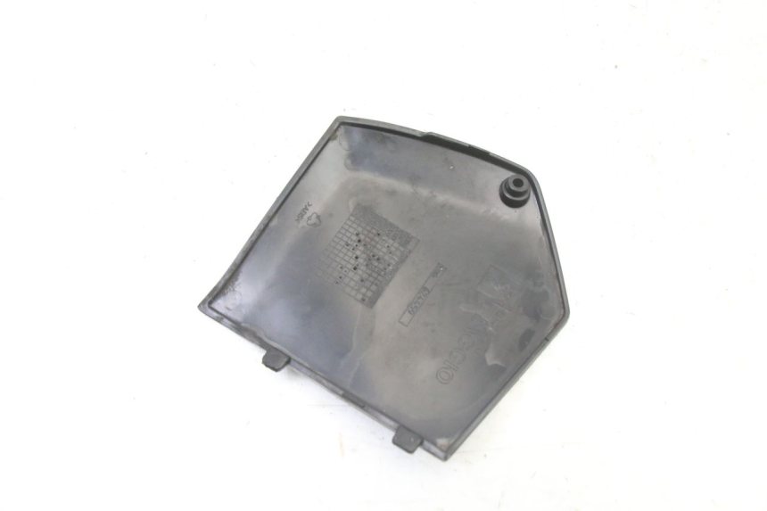 photo de RIGHT MIDDLE FLOOR PANEL PIAGGIO MP3 500 (2011 - 2015) - Alternative perspective