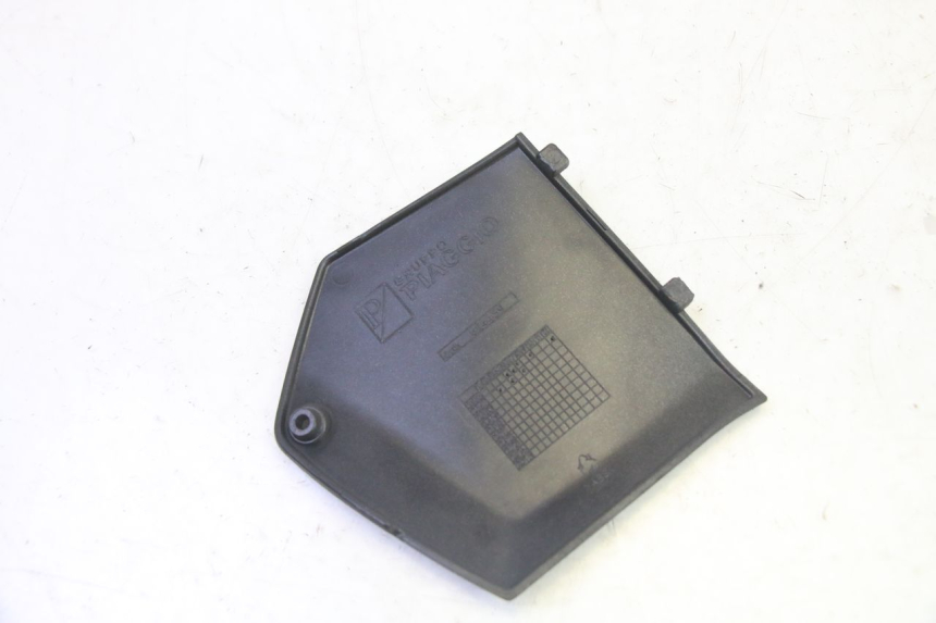 photo de RIGHT FOOTREST BRACKET PIAGGIO MP3 125 (2006 - 2014) - Alternative perspective