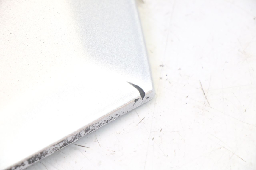 photo de RIGHT MIDDLE FLOOR PANEL PIAGGIO MP3 RL 250 (2006 - 2010) - Zoom on usage condition