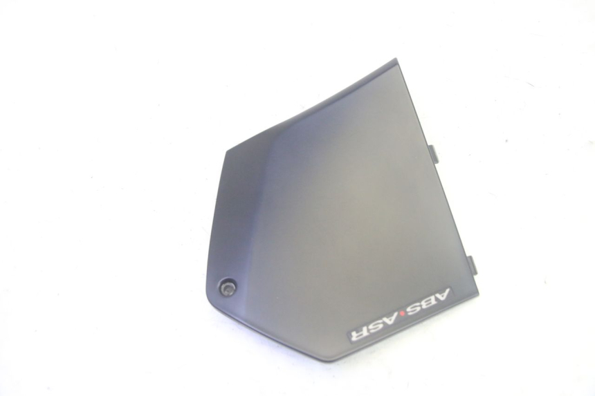 photo de RIGHT MIDDLE FLOOR PANEL PIAGGIO MP3 500 (2016 - 2018) - Component detail