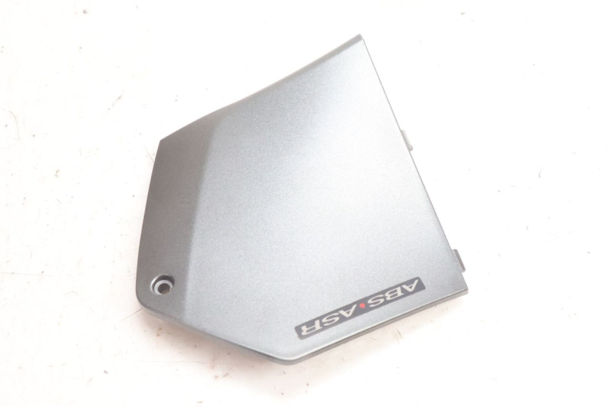 photo de RIGHT MIDDLE FLOOR PANEL PIAGGIO MP3 500 (2016 - 2018) - Component detail