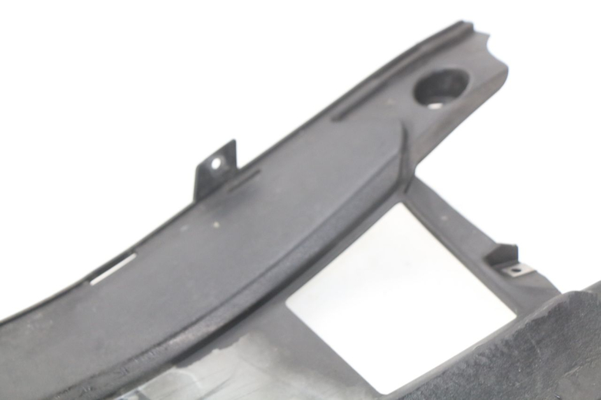 photo de RIGHT FOOTREST JOINT GILERA NEXUS 125 (2009 - 2013) - Surface and material condition
