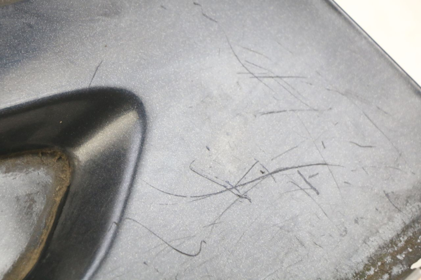 photo de RIGHT FOOTREST BRACKET GILERA NEXUS 125 (2007 - 2009) - Zoom on usage condition