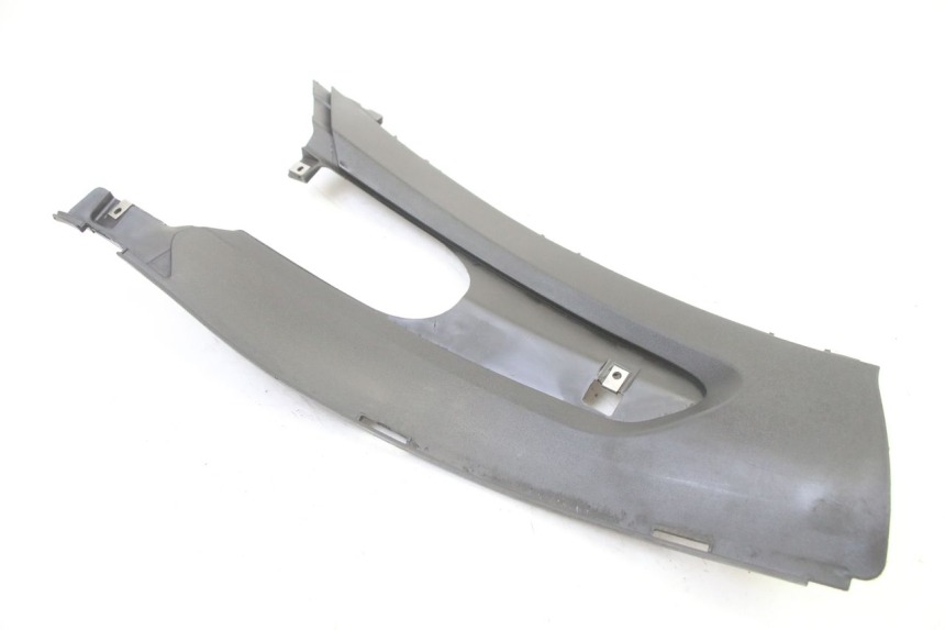 photo de RIGHT MIDDLE FLOOR PANEL GILERA RUNNER SP 50 (2006 - 2008) - Alternative perspective