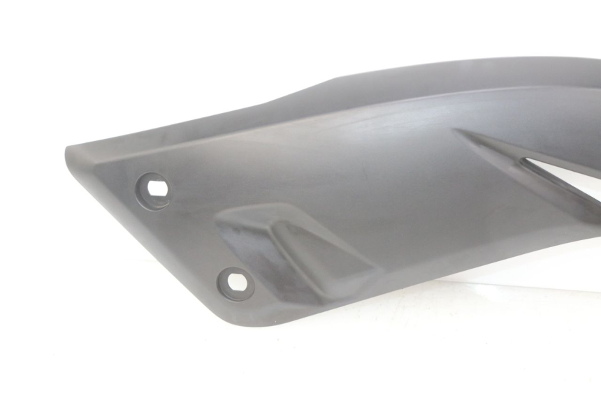 photo de RIGHT FOOTREST BRACKET YAMAHA X-MAX XMAX 125 (2010 - 2013) - Technical close-up