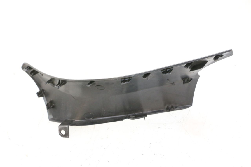 photo de RIGHT MIDDLE FLOOR PANEL YAMAHA XMAX X-MAX 125 (2021 - 2025) - Alternative perspective