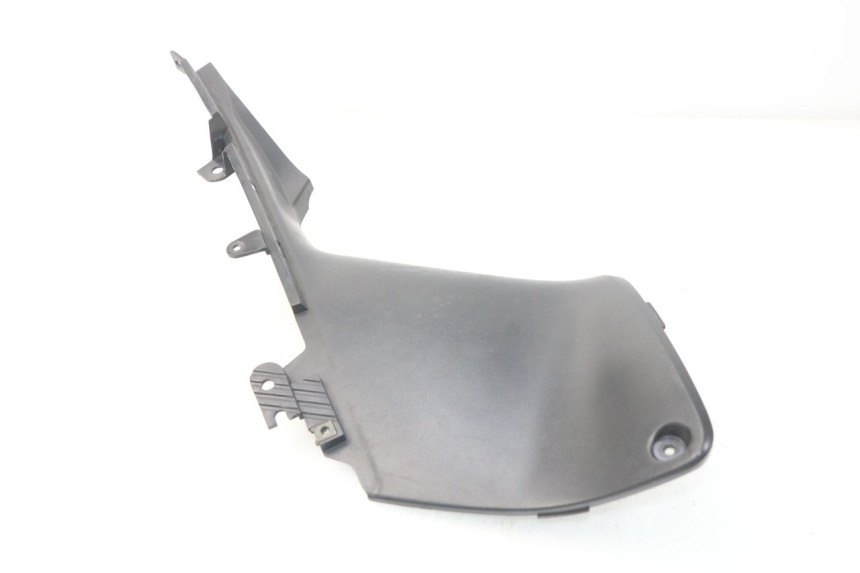 photo de RIGHT FOOTREST BRACKET YAMAHA XP T-MAX TMAX ABS 500 (2004 - 2007) - Alternative perspective