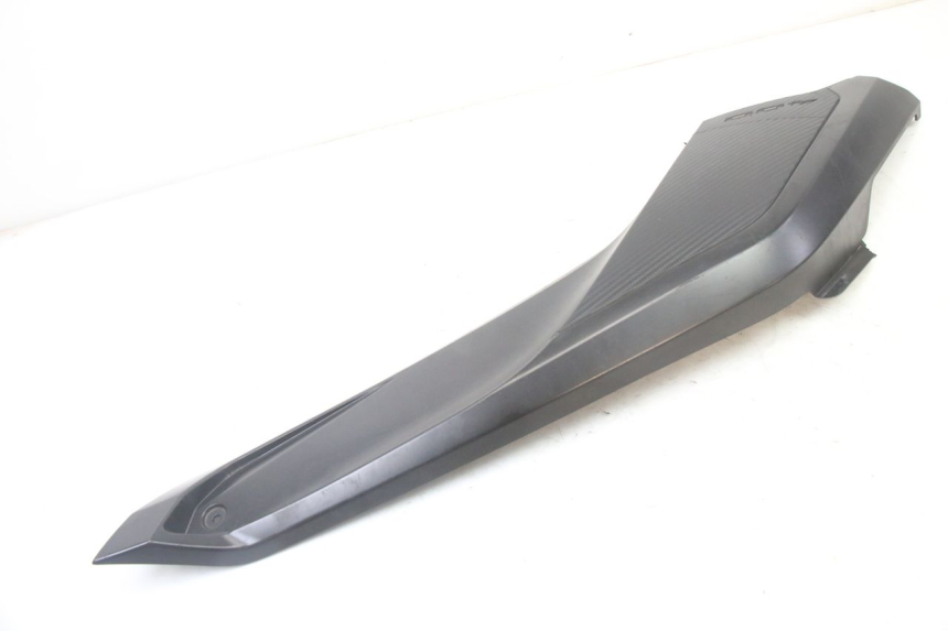 photo de RIGHT MIDDLE FLOOR PANEL YAMAHA YP X-MAX XMAX 400 (2014 - 2017) - Alternative perspective