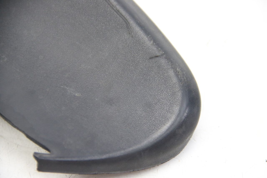 photo de LEFT FOOTREST BRACKET DERBI BOULEVARD 50 (2009 - 2006) - Zoom on usage condition