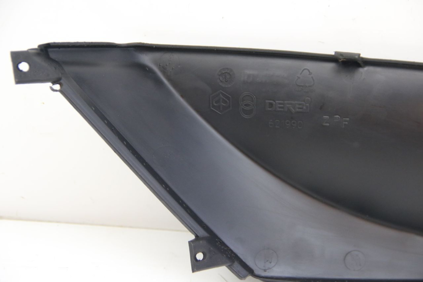 photo de LEFT FOOTREST BRACKET DERBI BOULEVARD 50 (2009 - 2006) - Surface and material condition