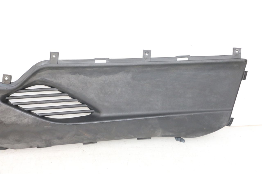 photo de LEFT MIDDLE FLOOR PANEL KYMCO DINK STREET ABS 125 (2011 - 2018) - Alternative perspective