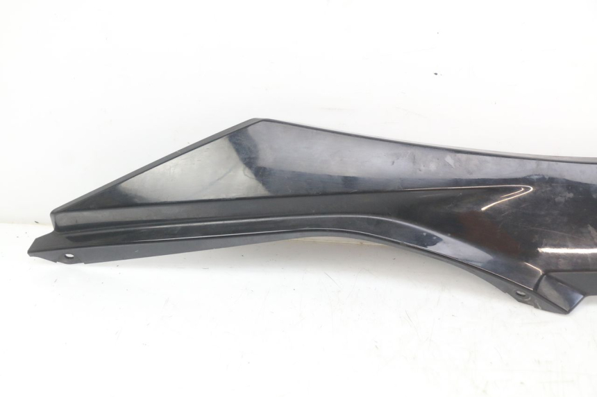 photo de LEFT MIDDLE FLOOR PANEL HONDA FORZA 125 (2015 - 2016) - Zoom on usage condition