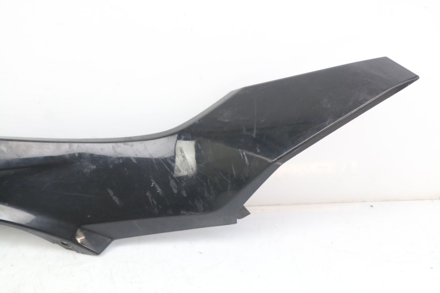 photo de LEFT MIDDLE FLOOR PANEL HONDA FORZA 125 (2015 - 2016) - Alternative perspective