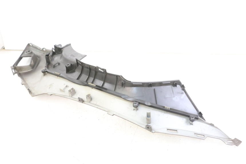 photo de LEFT MIDDLE FLOOR PANEL KYMCO X-TOWN XTOWN 125 (2016 - 2021) - Component detail