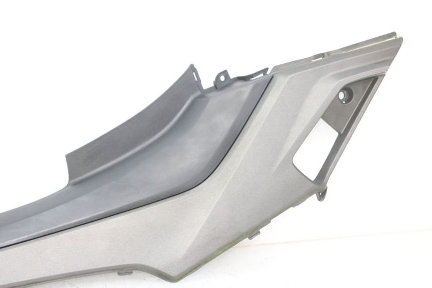 photo de LEFT MIDDLE FLOOR PANEL KYMCO X-TOWN XTOWN 125 (2016 - 2021) - Surface and material condition