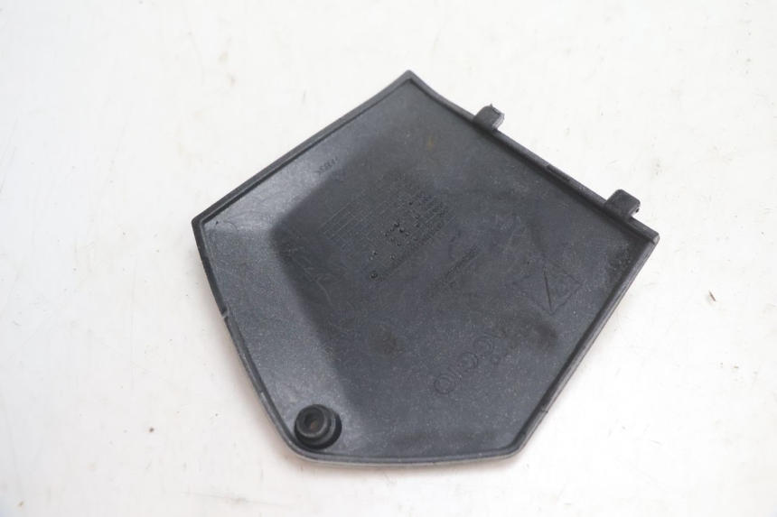 photo de LEFT FOOTREST BRACKET PIAGGIO MP3 LT 300 (2010 - 2016) - Alternative perspective
