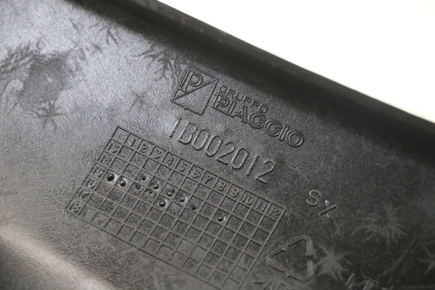 photo de LEFT MIDDLE FLOOR PANEL PIAGGIO MP3 500 (2014 - 2017) - Checked used part