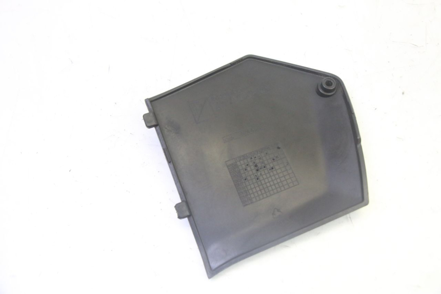 photo de LEFT MIDDLE FLOOR PANEL PIAGGIO MP3 500 (2011 - 2015) - Alternative perspective