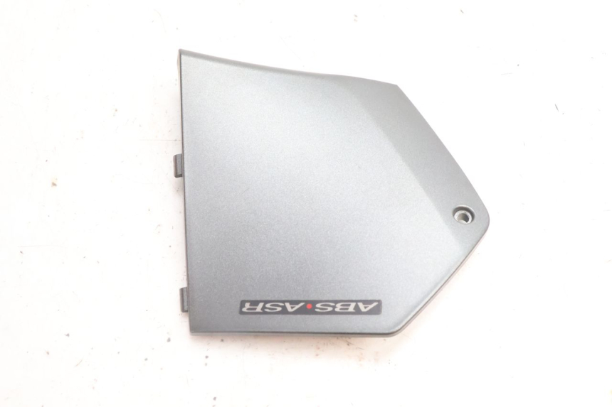 photo de LEFT MIDDLE FLOOR PANEL PIAGGIO MP3 500 (2016 - 2018) - Component detail