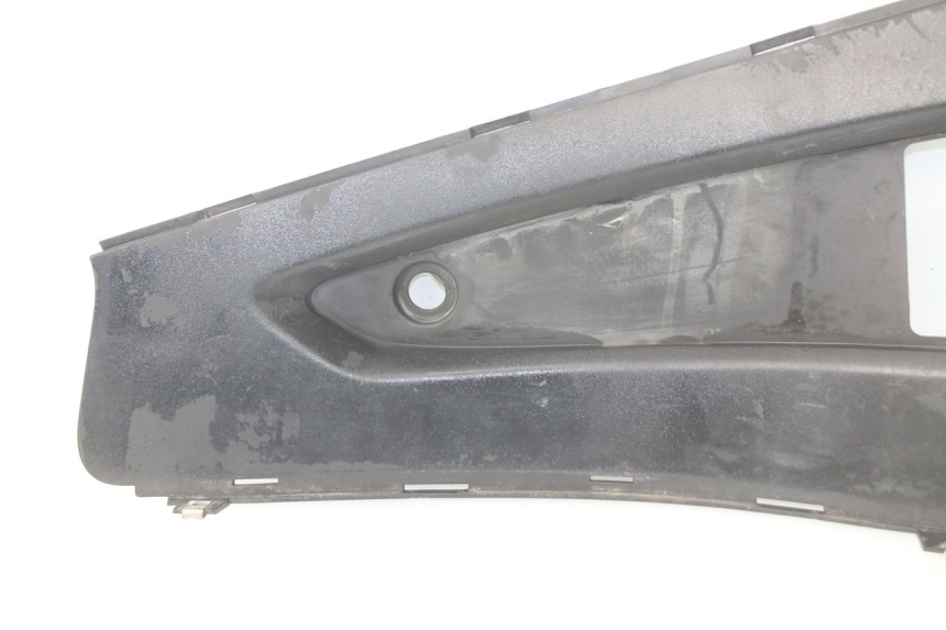 photo de LEFT FOOTREST BRACKET GILERA NEXUS 125 (2009 - 2013) - Fixing points details