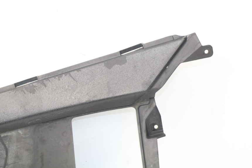 photo de LEFT FOOTREST BRACKET GILERA NEXUS 125 (2009 - 2013) - Surface and material condition