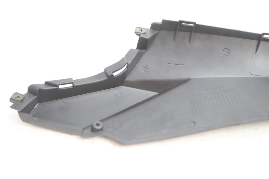 photo de LEFT MIDDLE FLOOR PANEL RAZZO QTR 50 (2011 - 2018) - Product overview