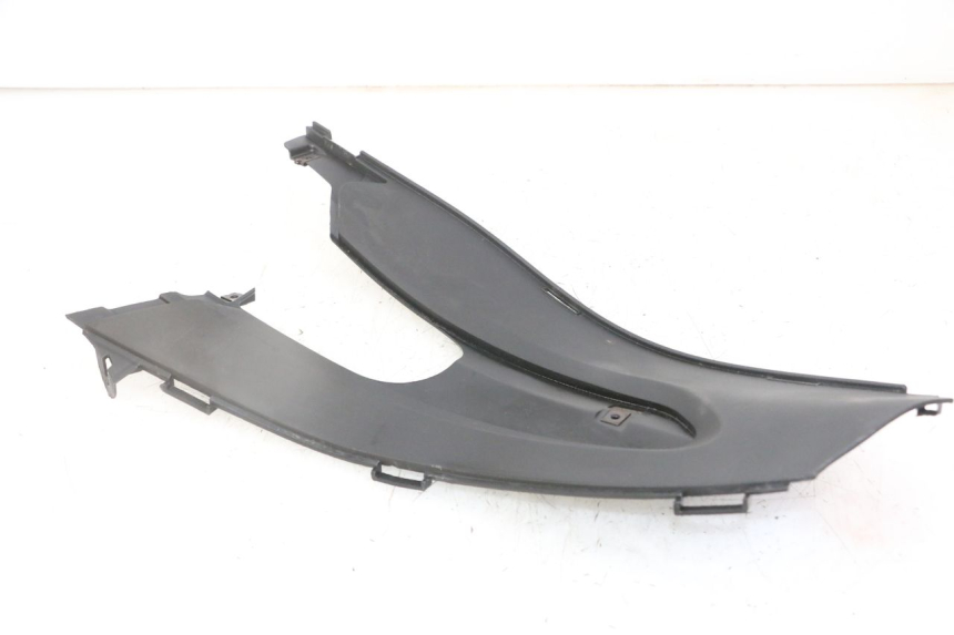 photo de LEFT MIDDLE FLOOR PANEL GILERA RUNNER SL 50 (2006 - 2009) - Zoom on usage condition