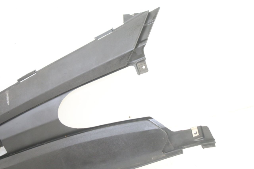 photo de LEFT MIDDLE FLOOR PANEL GILERA RUNNER SP 50 (2006 - 2008) - Zoom on usage condition