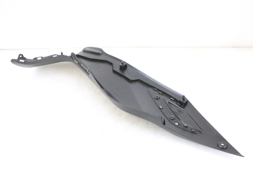 photo de LEFT MIDDLE FLOOR PANEL YAMAHA TRICITY 300 (2020 - 2024) - Component detail