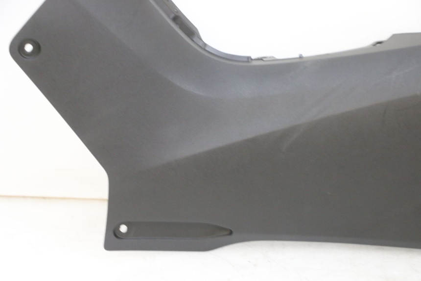 photo de LEFT MIDDLE FLOOR PANEL YAMAHA TRICITY 300 (2020 - 2024) - Checked used part