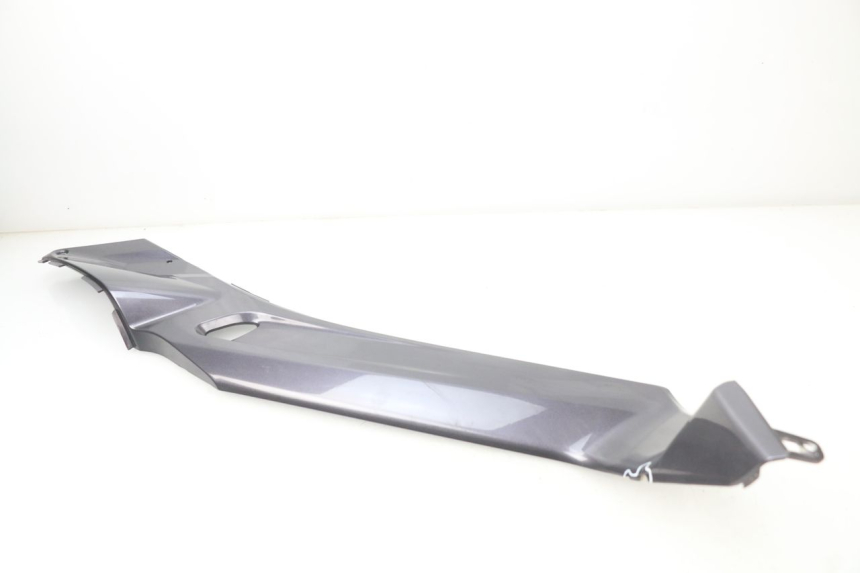 photo de LEFT FOOTREST BRACKET YAMAHA XMAX X-MAX 125 (2006 - 2009) - Fixing points details