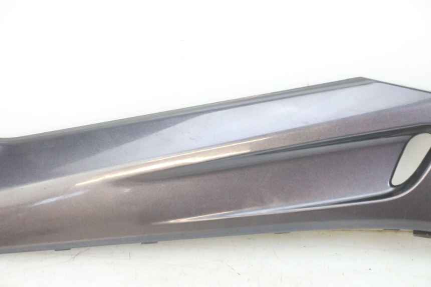 photo de LEFT FOOTREST BRACKET YAMAHA XMAX X-MAX 125 (2006 - 2009) - Additional view of the item