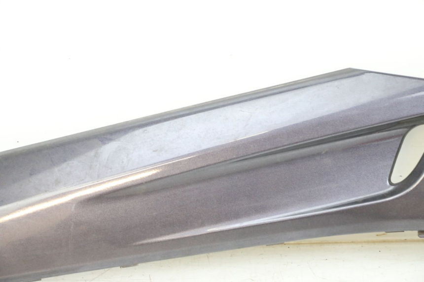 photo de LEFT FOOTREST BRACKET YAMAHA XMAX X-MAX 125 (2006 - 2009) - Distinctive features