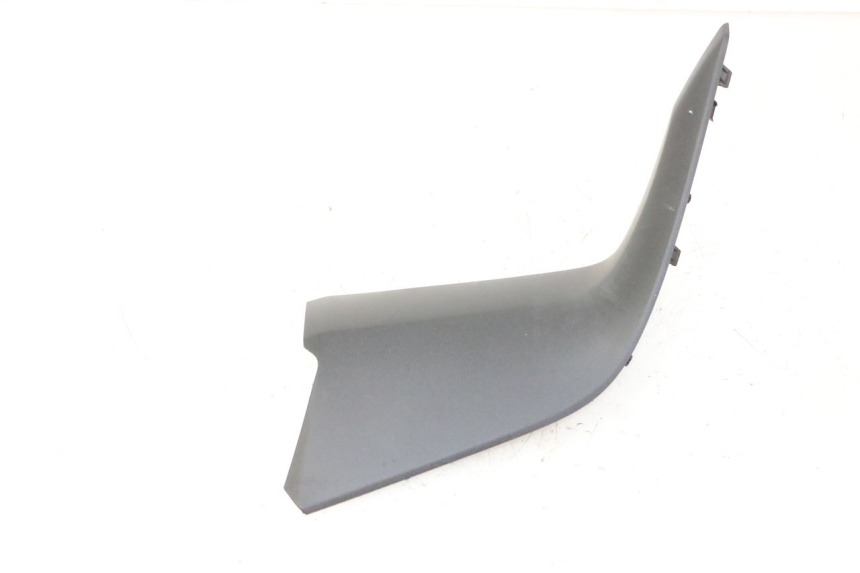 photo de LEFT MIDDLE FLOOR PANEL YAMAHA XMAX X-MAX 125 (2021 - 2025) - Product overview