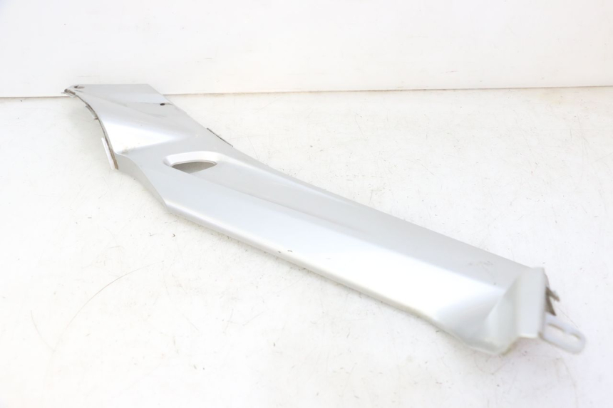 photo de LEFT MIDDLE FLOOR PANEL YAMAHA X-MAX XMAX 250 (2006 - 2009) - Markings and original references