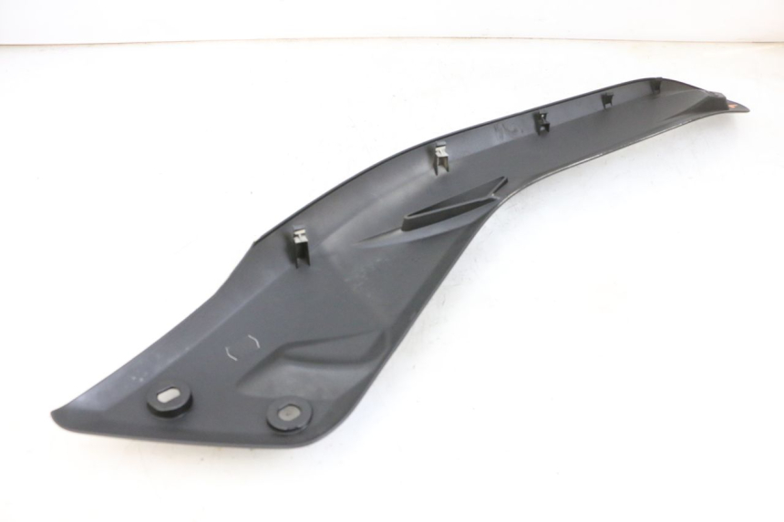 photo de LEFT MIDDLE FLOOR PANEL YAMAHA X-MAX XMAX 125 (2010 - 2013) - Component detail