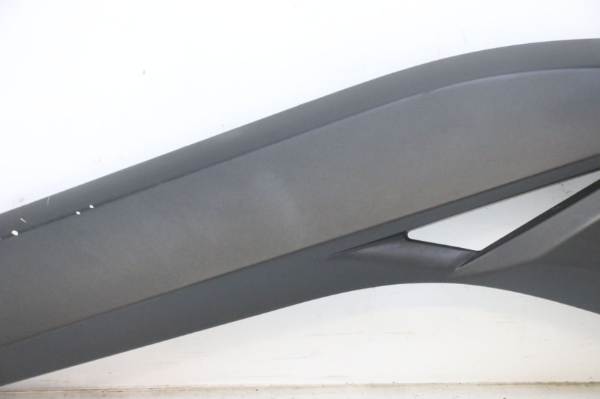 photo de LEFT MIDDLE FLOOR PANEL YAMAHA X-MAX XMAX 125 (2010 - 2013) - Markings and original references