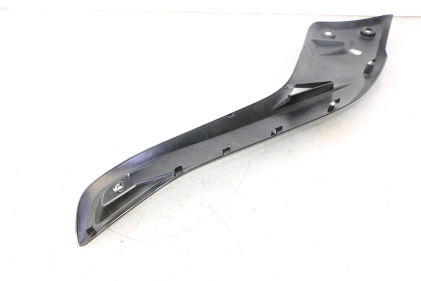 photo de LEFT MIDDLE FLOOR PANEL YAMAHA X-MAX XMAX 125 (2010 - 2013) - Checked used part