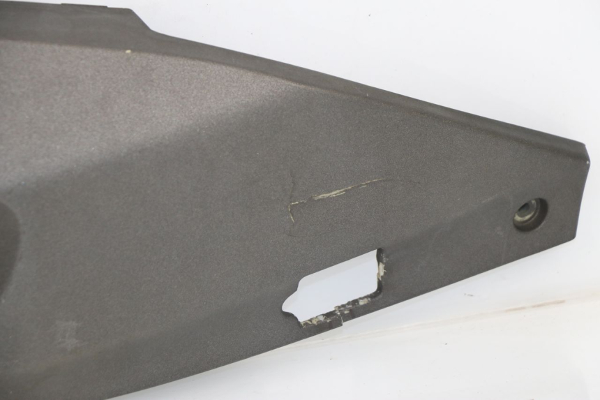 photo de LEFT MIDDLE FLOOR PANEL KYMCO XCITING 500 (2007 - 2010) - Distinctive features